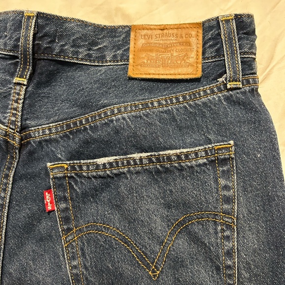 Levi’s Ribcage Straight Ankle Jeans - Picture 3 of 8
